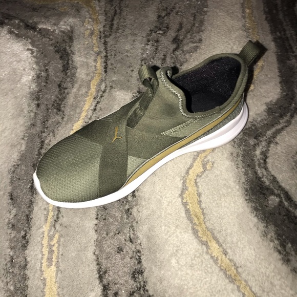 Green Puma Shoes - Picture 4 of 8